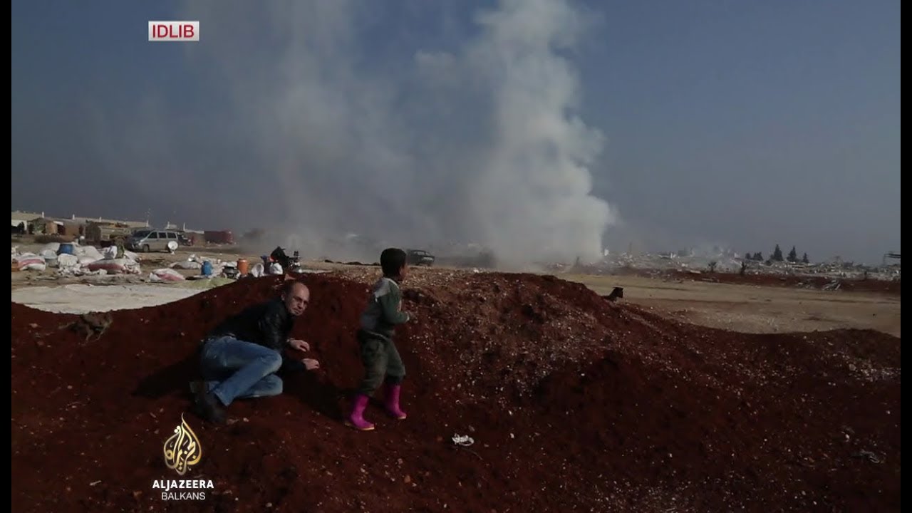 لحظة شن غارة جوية على اللاجئين في سوريا