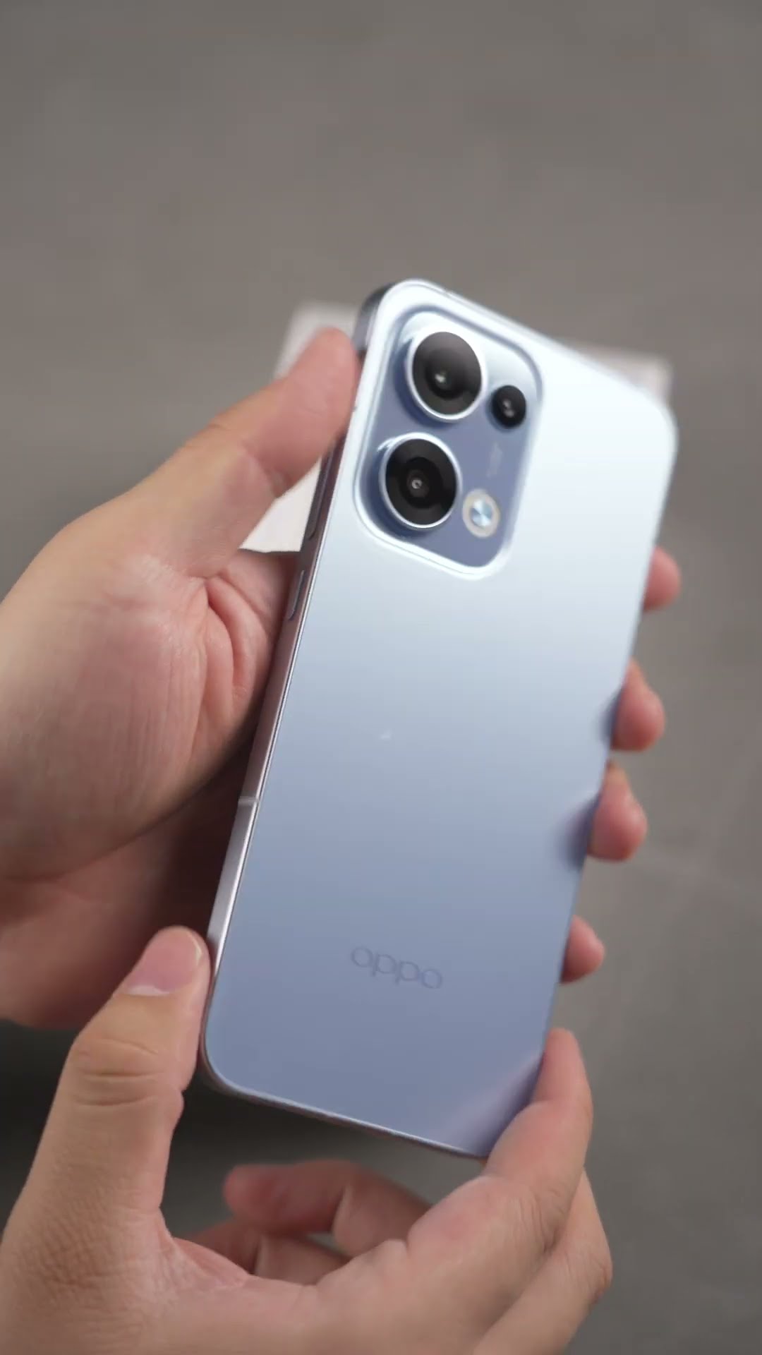 Exquisite and beautiful small straight screen: OPPO Reno13 immersive unboxing knowledge year-end