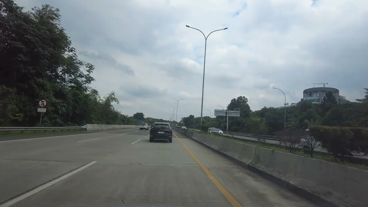 Driving the Cijago Toll Road From Limo to Cimanggis Interchange, Depok