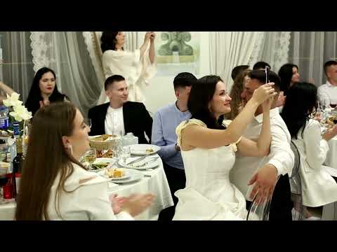 Застільні пісні Гірко нареченим Веселі коломийки Українська забава