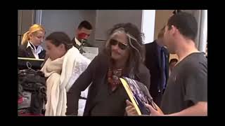 Steven tyler dengan musisi jalanan