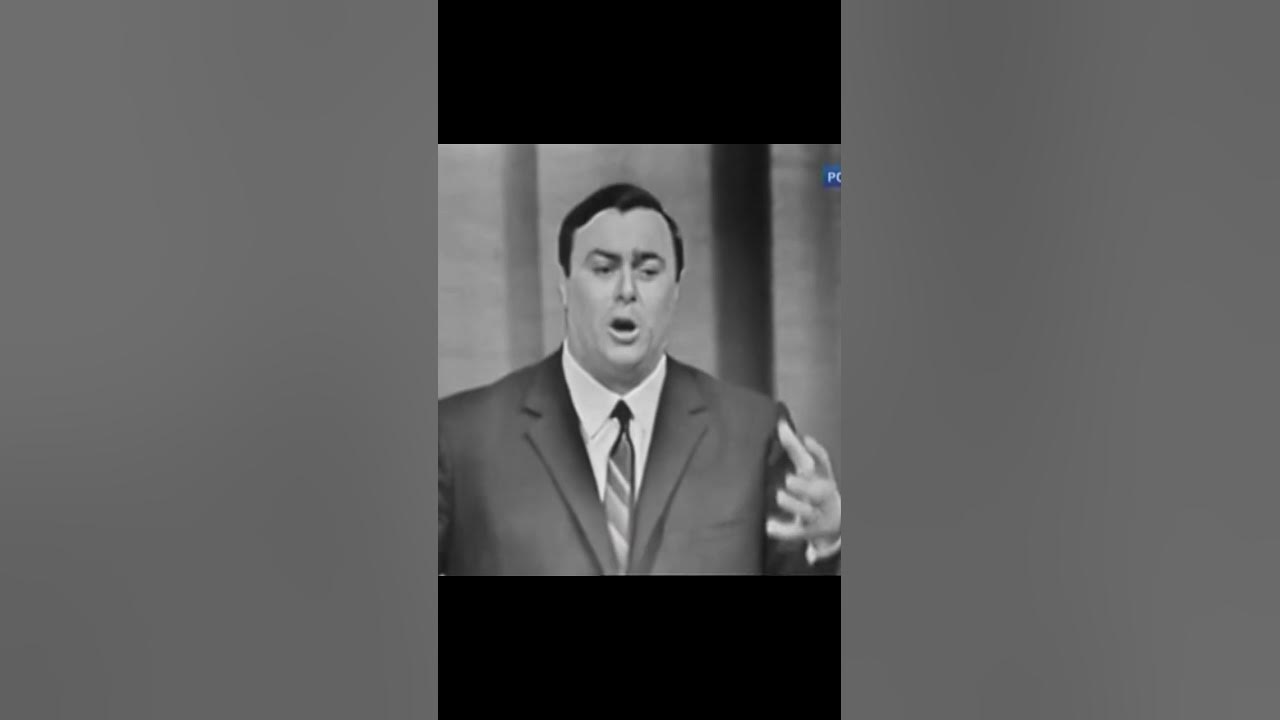 Luciano Pavarotti "La donna è mobile" 1964
