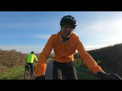 ENDURA Pro SL PrimaLoft Jacket II (2021 pumpkin) - on bike review.