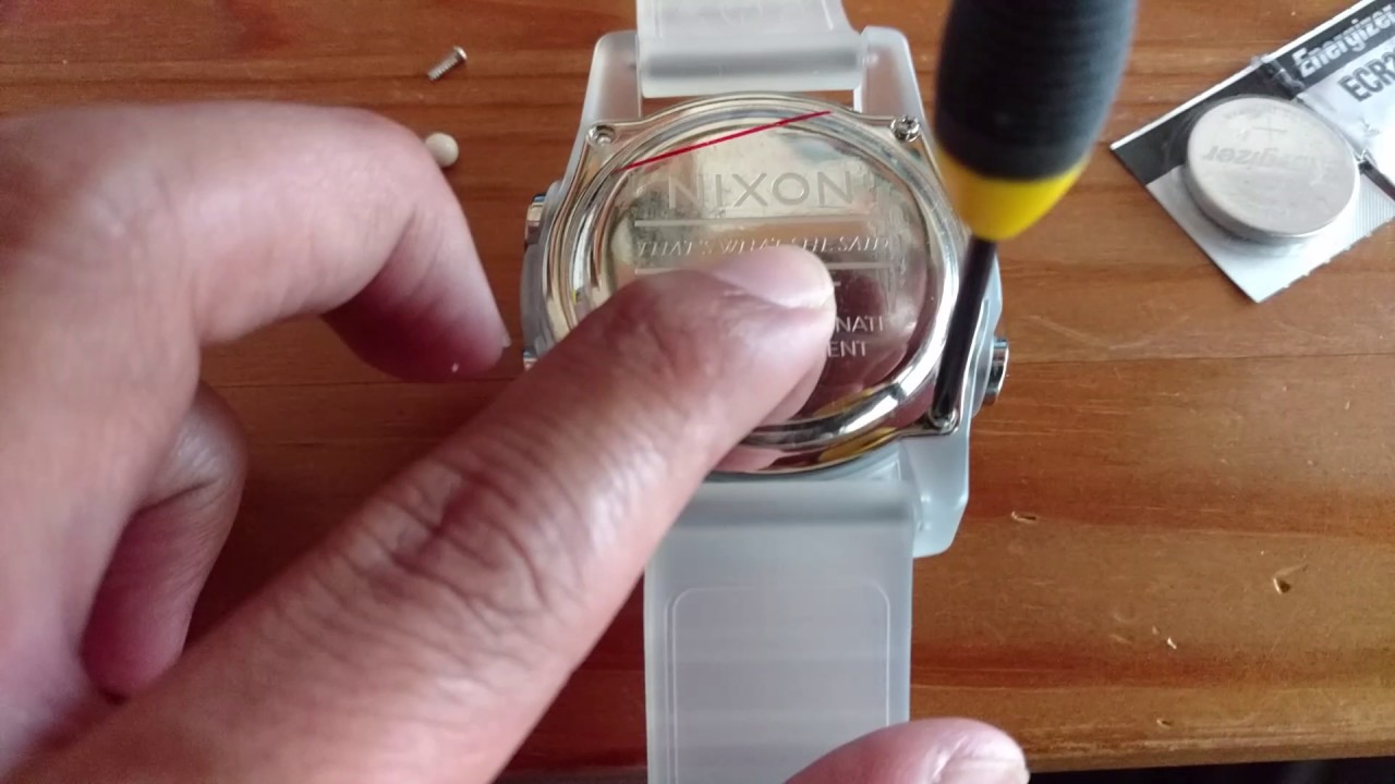 Indskrive klud Sædvanlig How To Change Battery on Nixon "The Unit" Cosmos - Translucent - Time Lapse  - YouTube