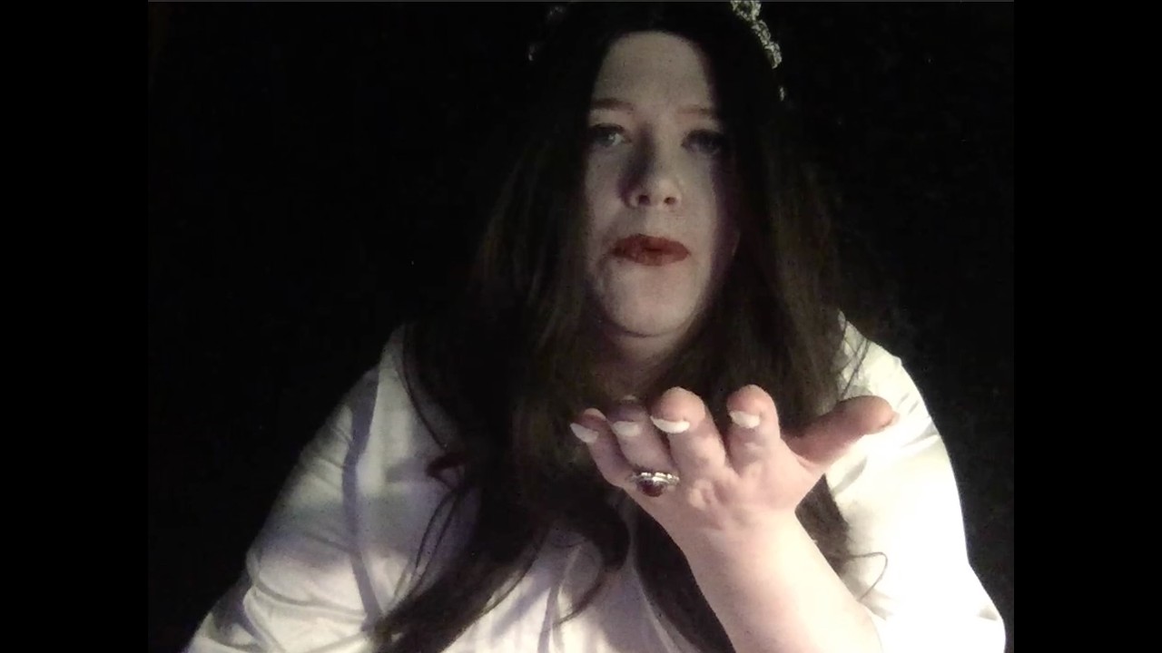 Pisces, are you worried that this past heartbreak will repeat? Follow the High Priestess to heal!