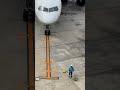 チョークマンの誘導!ANA Boeing 767-381/ER - Spot In - 大阪国際(伊丹)空港 #Shorts