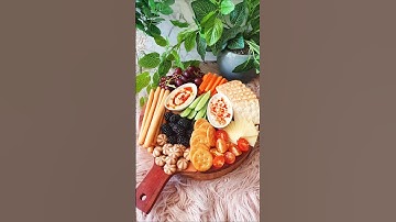 Simple Cheese Board 🧀 🍇🥕🥒🫐     #shortvideo #youtubeshorts #trendingshorts #youtubevideos #food