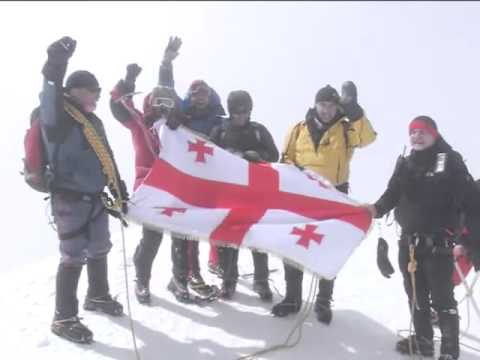 \"ვინ თქვა რომ ვერ ავალთო?!\" - სააკაშვილი მყინვარწვერზე ავიდა