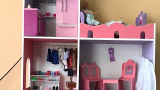 decorando la casa de Barbie