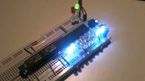 ATmega32 LED blinking