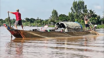 Mưu sinh chài ra mùa nước nổi trên sông Tiền - Sông Nước Cửu Long - Nguyễn Hùng