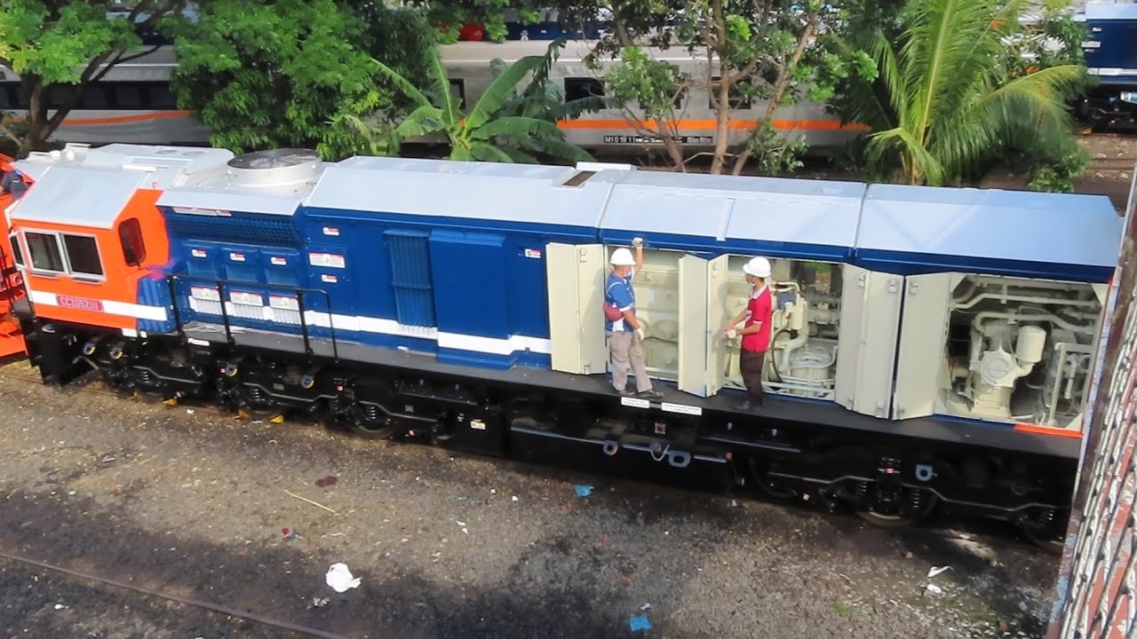 TURBO V8 ENGINE !! Engine Sound New Locomotive GT38ACe From USA In Indonesia