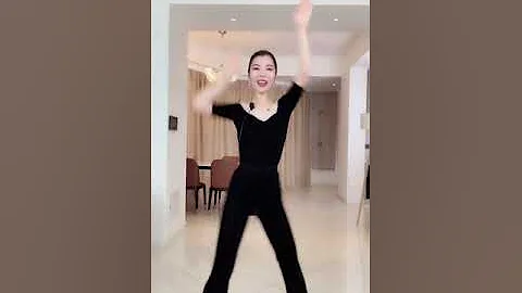 【DAY001】跟美女一起运动五分钟，轻松减肥瘦腿提臀瘦手臂，提升女人气质，保持身材 #形体 #减肥 #气质 - 天天要闻