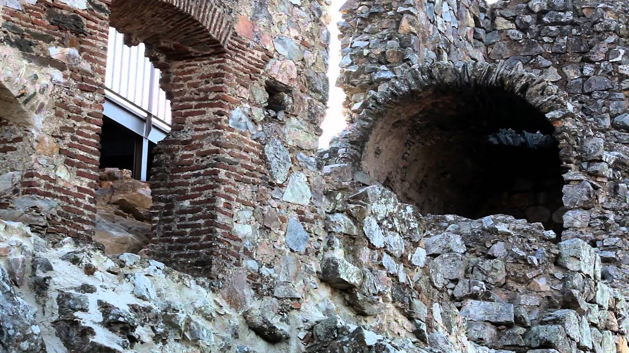 CASTILLO DE MIRABEL - YouTube