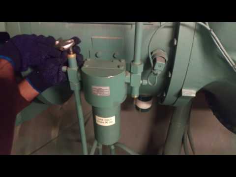 replacing-oil-filter-on-york-chiller