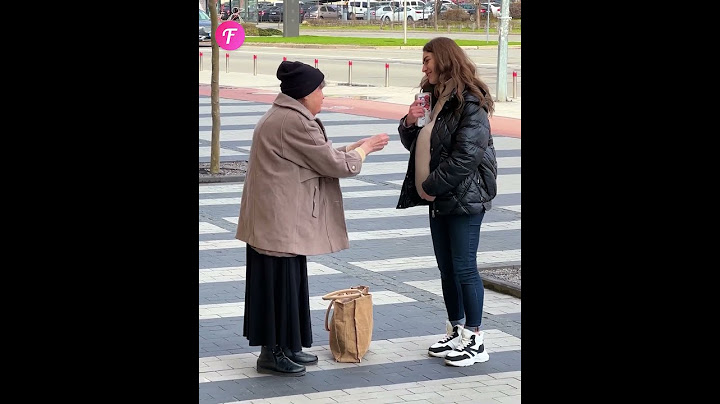 Inspiring Act of Kindness: Pregnant Woman's Selfless Gesture Leaves Grandmother Touched #shorts