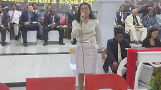 Cantora Ivaneide Moraes