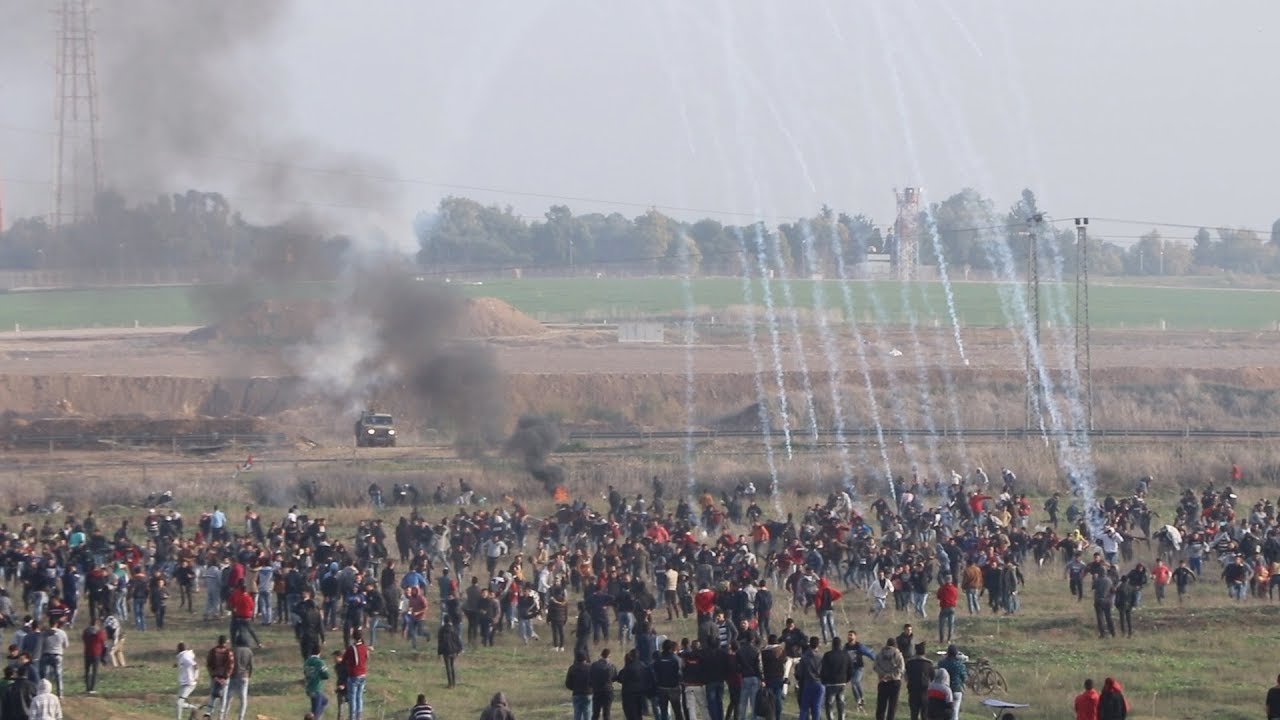 Waves of Gazans vs. Israeli Tear Gas and Bullets: Deadliest Mayhem in Years