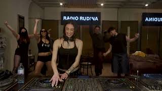 Annie | Radio Rudina