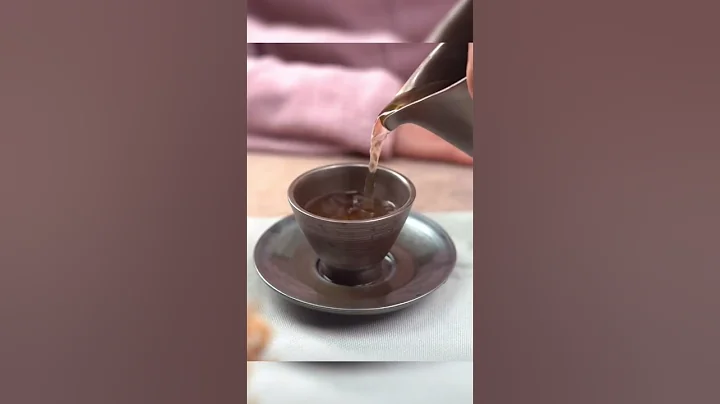 倒茶如果不懂礼仪，容易在客人面前失礼，妳知道吗 wechat：zcj049 #普洱茶 #茶文化 #喝茶 #段子 #茶トラ - 天天要闻