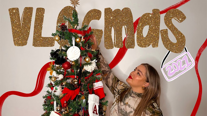VLOGMAS 1  |  Decorating & Christmas Pajamas   |  LeChelle Aldridge