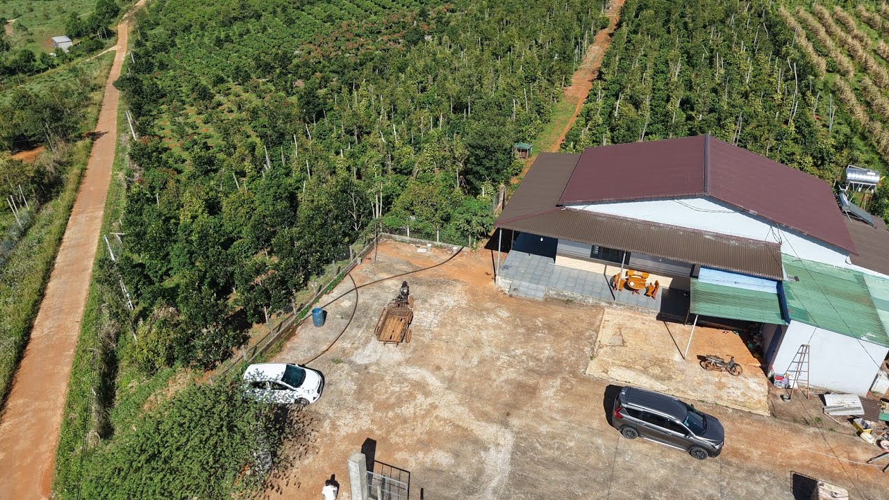 ( ĐÃ BÁN ) 2.7 HA ĐẤT BẰNG ĐẸP NHÀ XÂY KIÊN CỐ SẲN ĐIỆN 3 PHA BÁM 220 MÉT BÊ TÔNG LH 0979.653.223