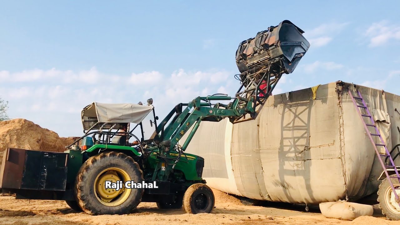 bull telescopic loader / tractor attachment / Johndeere - YouTube