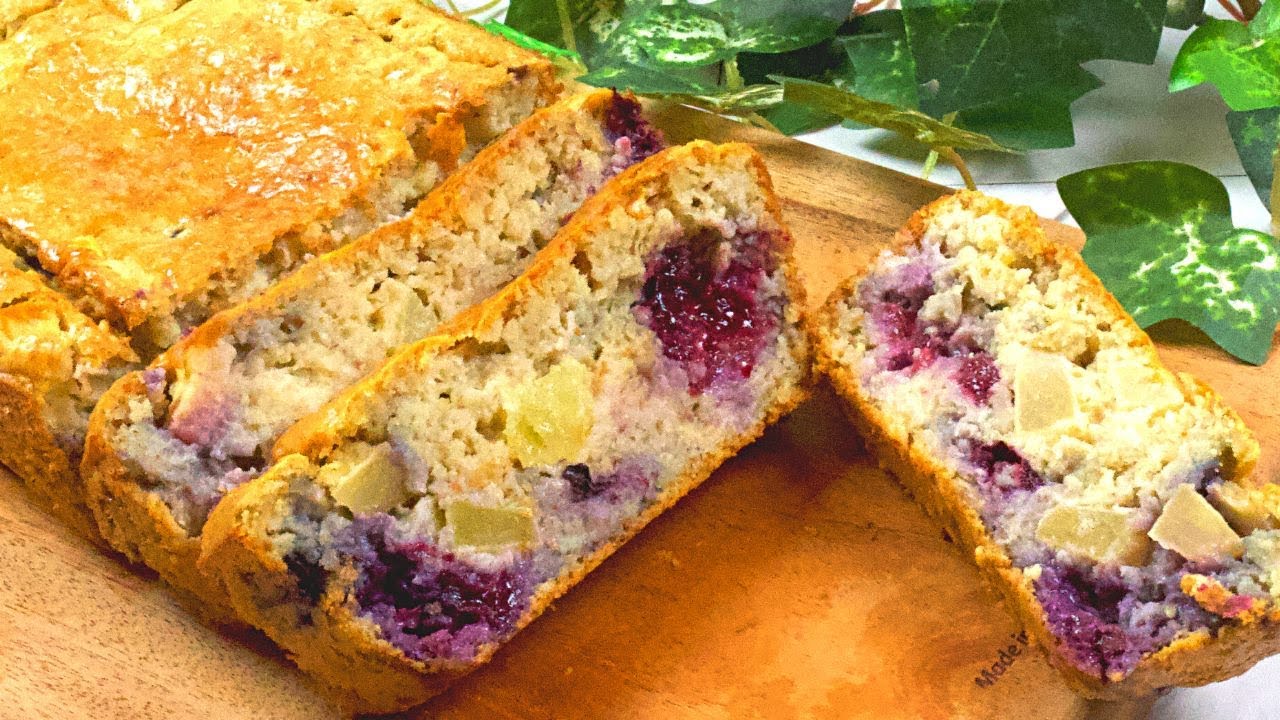 Oats, Yogurt and Blueberries! Mix everything and Healthy Diet Cake is