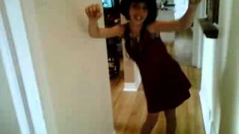 WAKA WAKA Mon frre dguis en fille pour l'halloween