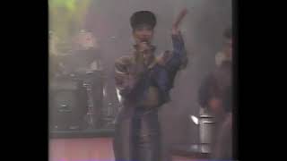 Selena Y Los Dinos En El Show De Johnny Canales 1992