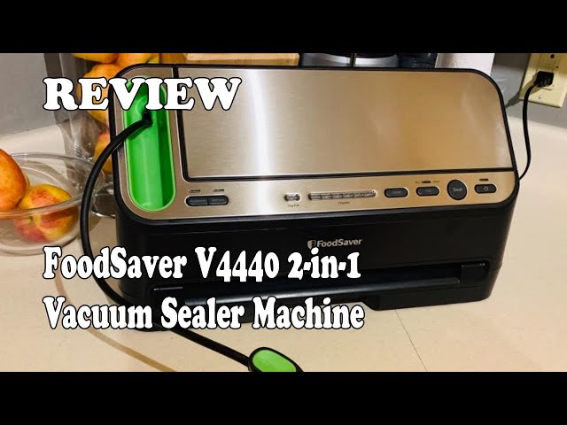 FoodSaver Vacuum Sealer Machine with Automatic Bag Detection, Sealer Bags  and Roll, and Handheld Vacuum Sealer for Airtight Food Storage and Sous