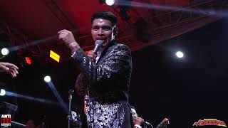 El Gigante De Hierro - Marimba Orquesta Los Legendarios De Zunil Resimi