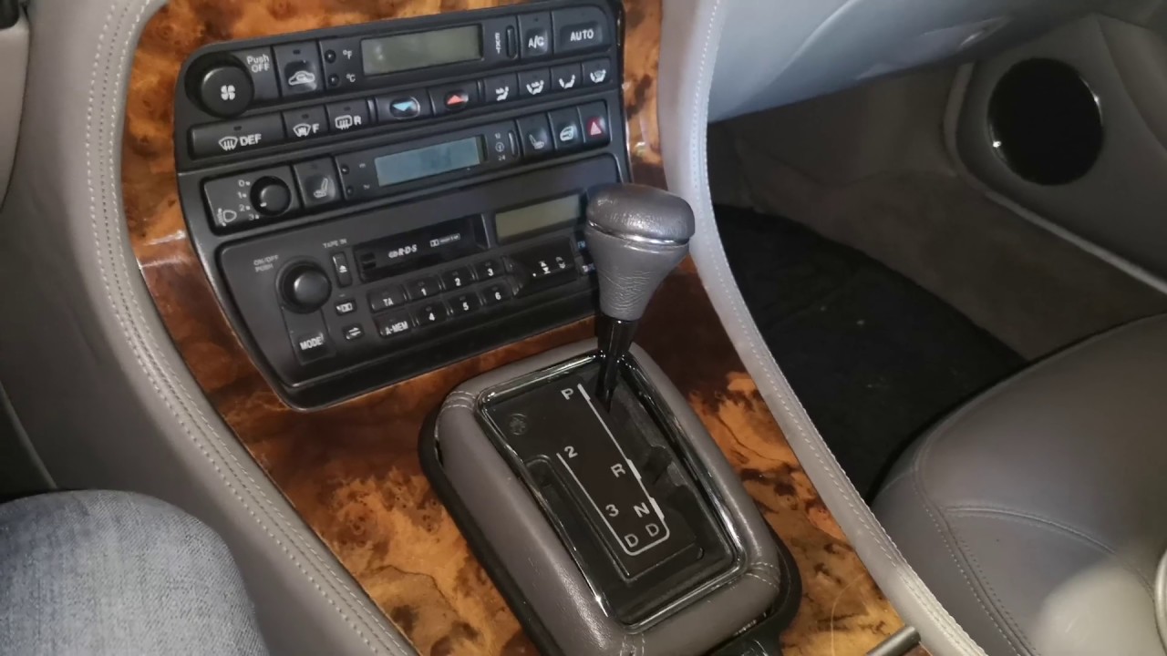 jaguar xj6 x300 radio kiszerelés removal - YouTube
