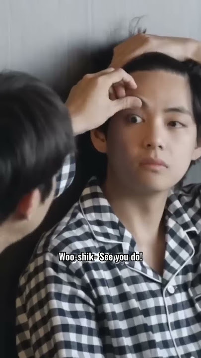 Woo-shik is not ready to accept the fact that taehyung doesn't have double eyelids 😂