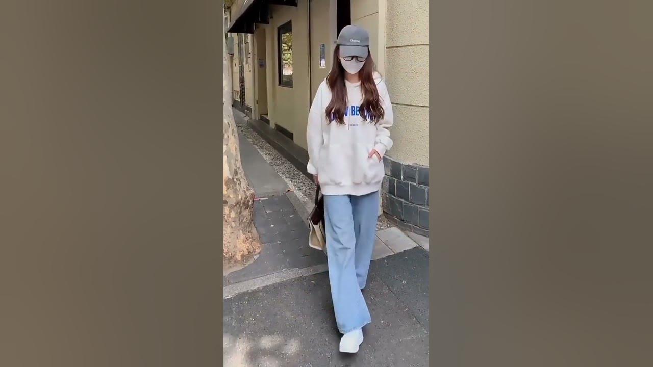 How to Style an Oversized Hoodie #viral #style #fashion #shorts #hoodie #jeans #summeroutfits