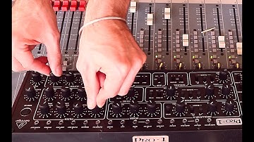 Recording live Techno Lead Synthesizer with BEHRINGER PRO-1 on top of PROPHET-6 synth pads