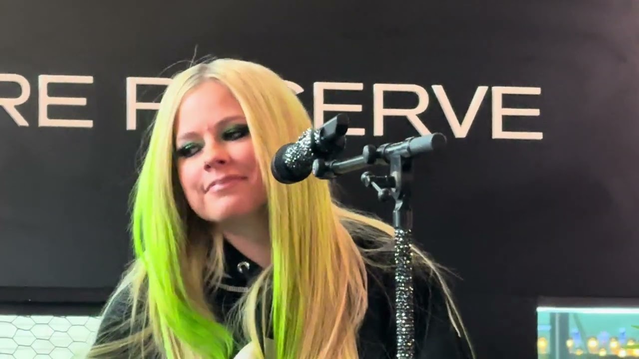 Avril Lavigne performs Sk8er Boi at Chase Sapphaire Event in Boston, Massachusetts on 5.24.25