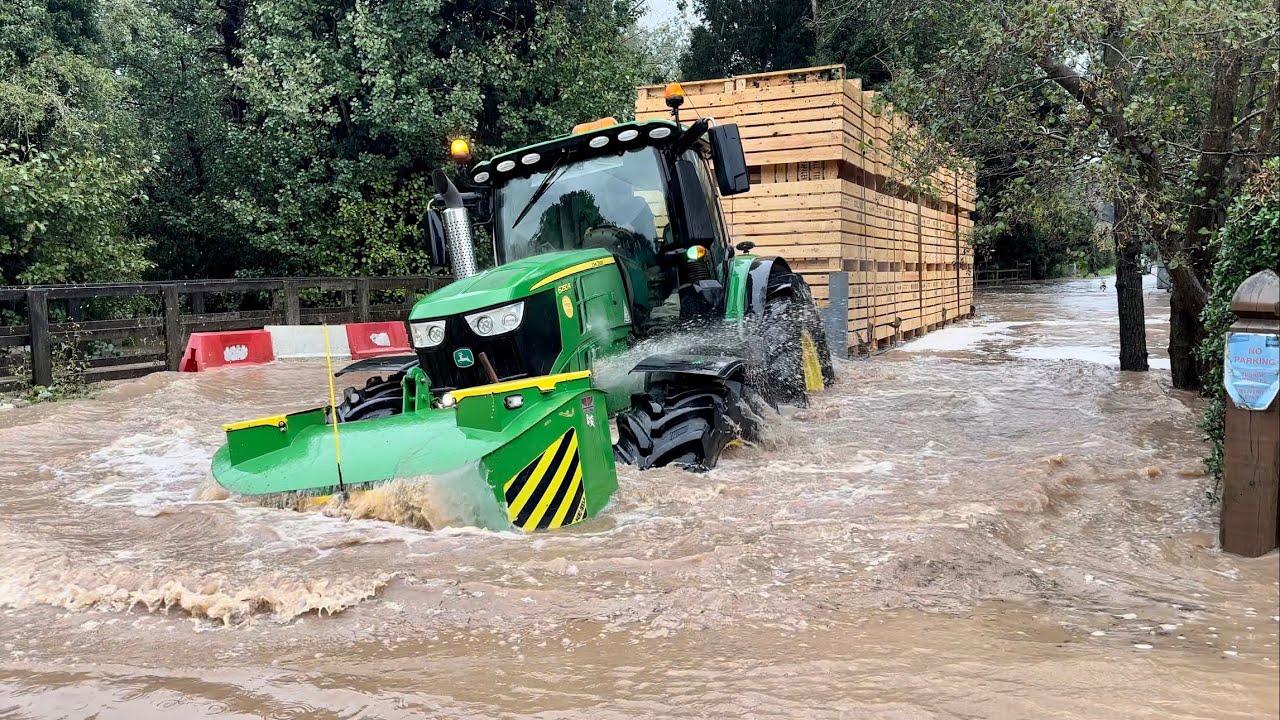 Rufford Ford FLOOD at 5FT with farmer in tractor that has had enough of closure  part 142