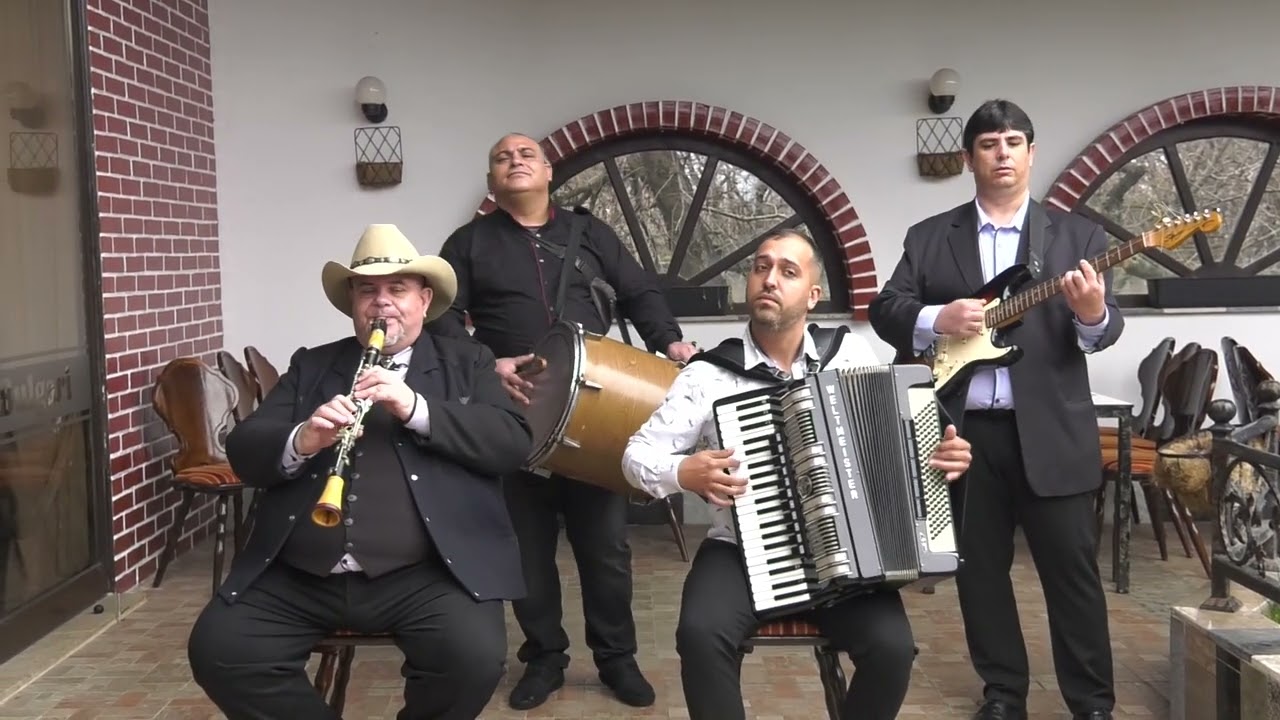 Майсторско хоро на сливенския каубой