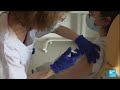 Covid-19 en France : les soignants mitigés sur la vaccination obligatoire • FRANCE 24