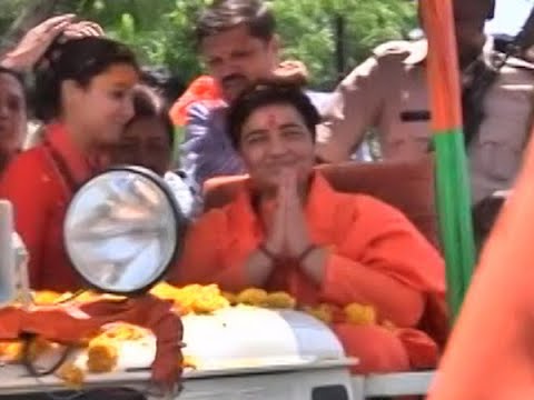 Sumit Awasthi Tonight: Pragya Singh Thakur obligates Indians to say `Vande Mataram`