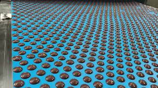 Button chocolate, dripping chocolate, chocolate rolling equipment