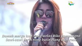 #newpallapa  Lirik Ngomong apik - apik | Voc. Devi Aldiva feat New Pallapa live Lap. Rendeng Kudus