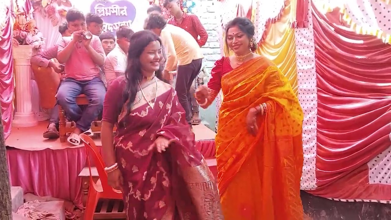 নতুন বৌ সুন্দর ডান্স করছে দেখুন।