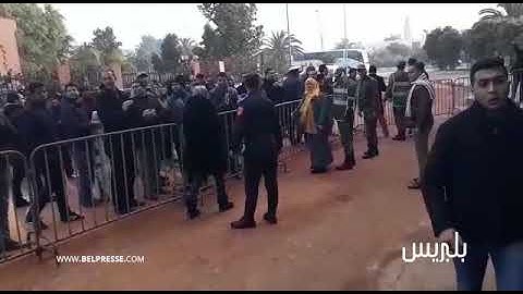 لحظة تدخل القوات العمومية لتفريق اعتصام أساتذة التكوين المهني أمام الادارة العامة بالدار البيضاء