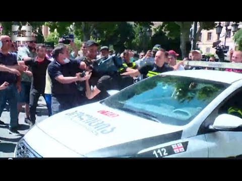 თითქმის ორი კვირის შემდეგ,-ნაცემ  ჟურნალისტებს და ოპერატორებს დაზარალებულის სტატუსი მიენიჭათ