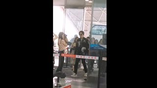 迪玛希Dimash,[20190428] Dimash at Chengdu airport. (from Chengdu to Beijing)