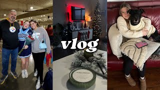 it’s beginning to look a lot like vlogmas 👀