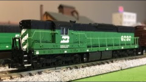 N scale Life-Like SD7 Burlington  Northern cleaning.