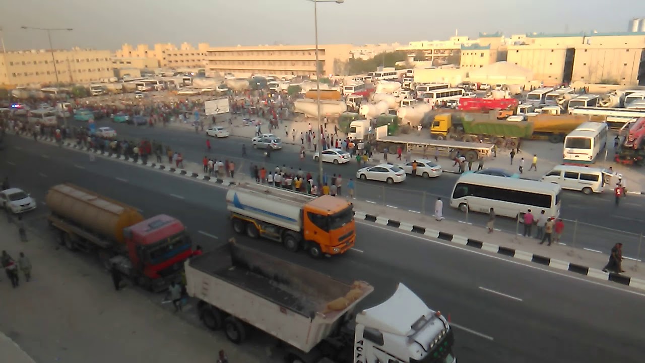 Power of Qatar Police Chasing illegal sellers YouTube